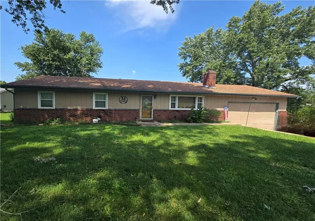 1st image of 108 Hoover St, Pomona, KS 66076 | MLS# 2636524
