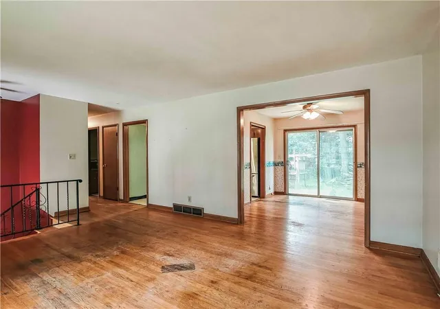 Photo 5 of Sale Pending at 9401 E 81st Terrace, Raytown, MO 64138 | MLS# 2636525 | Listing updated on 2026-08-31