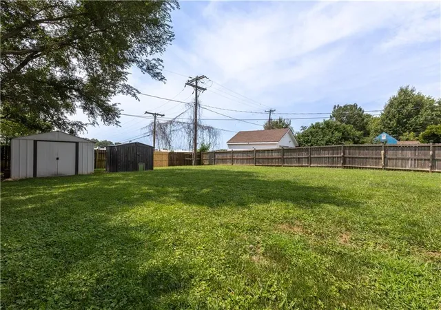 Photo 22 of Single family home for sale at 607 NE 66th Terrace, Gladstone, MO 64118 | MLS# 2636528 | Listing updated on 2026-10-06