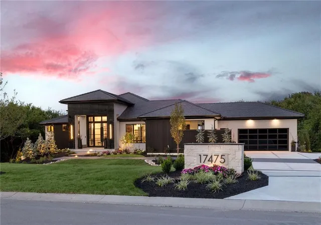 image of 17475 Galloway Dr, Stilwell, KS 66085 | MLS# 2636529