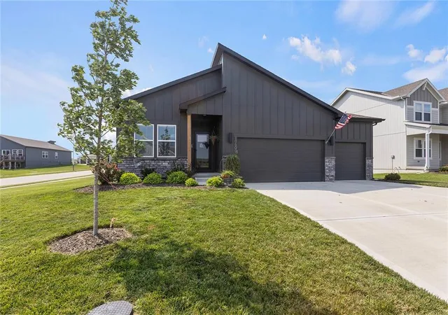 2nd image of 10600 N Jefferson St, Kansas City, MO 64155 | MLS# 2636534
