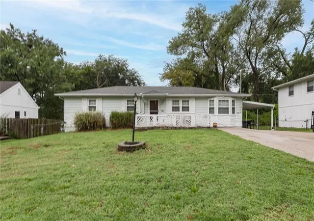 2nd image of 212 N 81st Ter, Kansas City, KS 66112 | MLS# 2636540