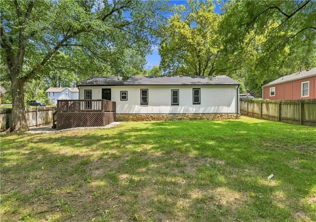 24th image of 8310 Ottawa St, De Soto, KS 66018 | MLS# 2636541
