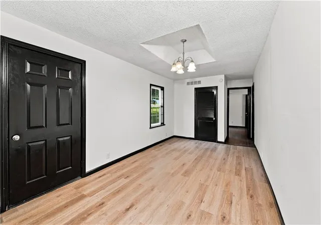 4th image of 8310 Ottawa St, De Soto, KS 66018 | MLS# 2636541