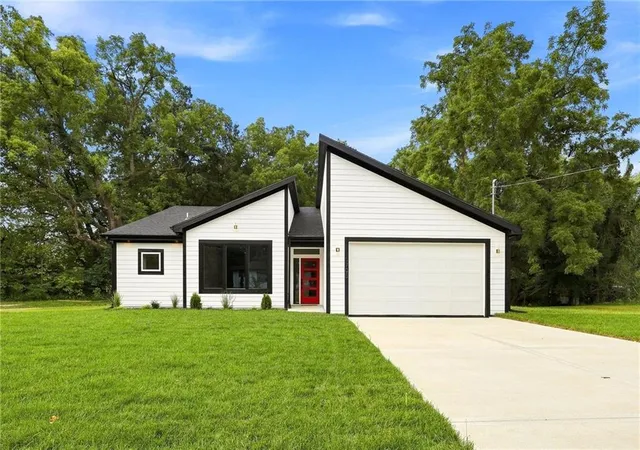 2nd image of 5705 Tauromee Ave, Kansas City, KS 66102 | MLS# 2636542