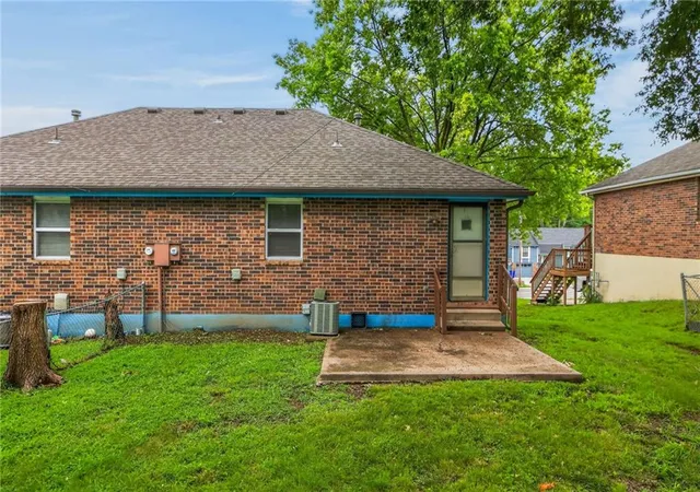 Listing Photo 4 - Condo for sale in building located at 9408 E 83rd St, Raytown, MO 64138
