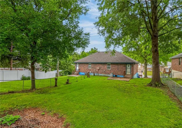 Listing Photo 5 - Condo for sale in building located at 9408 E 83rd St, Raytown, MO 64138