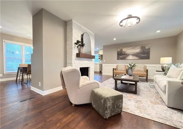 Photo 3 of Single family home for sale at 9704 Manor Rd, Leawood, KS 66206 | MLS# 2636556 | Listing updated on 2026-09-25