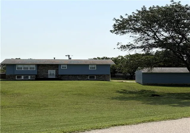 41st image of 1017 Willett St, Burlington, KS 66839 | MLS# 2636557