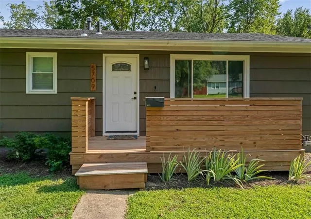 Photo 5 of Single family home for sale at 5709 E 107th Terrace, Kansas City, MO 64137 | MLS# 2636560 | Listing updated on 2026-08-31