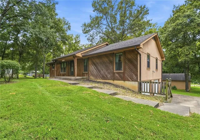 Photo 2 of Single family home for sale at 20104 Pickering Rd, Belton, MO 64012 | MLS# 2636561 | Listing updated on 2026-09-03