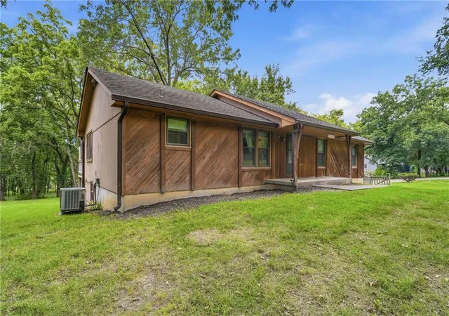 Photo 3 of Single family home for sale at 20104 Pickering Rd, Belton, MO 64012 | MLS# 2636561 | Listing updated on 2026-09-03