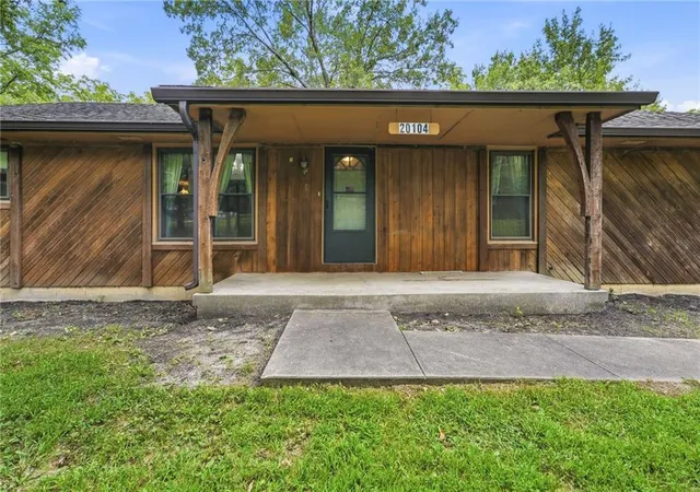 Photo 1 of Single family home for sale at 20104 Pickering Rd, Belton, MO 64012 | MLS# 2636561 | Listing updated on 2026-09-03