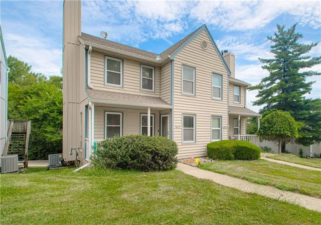 1st image of 4602 Nw 58th Ter, Kansas City, MO 64151 | MLS# 2636564