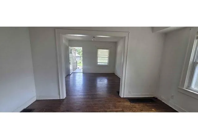 Photo 2 of Single family home for sale at 5038 Bellefontaine Ave, Kansas City, MO 64130 | MLS# 2636568 | Listing updated on 2026-09-13