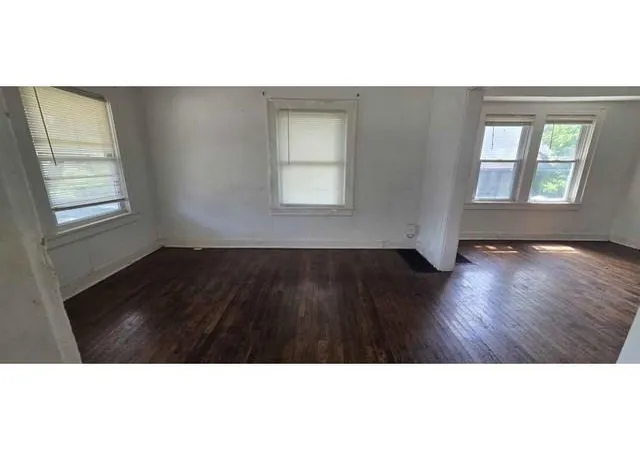 Photo 3 of Single family home for sale at 5038 Bellefontaine Ave, Kansas City, MO 64130 | MLS# 2636568 | Listing updated on 2026-09-13