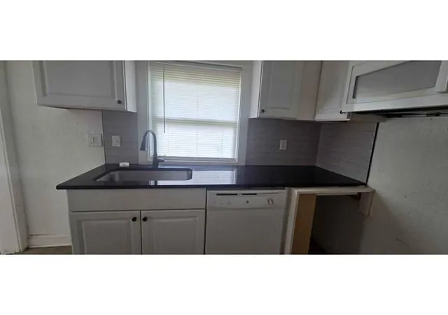 Photo 4 of Single family home for sale at 5038 Bellefontaine Ave, Kansas City, MO 64130 | MLS# 2636568 | Listing updated on 2026-10-02