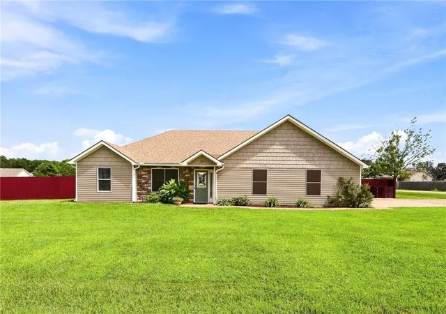 1st image of 389 Se 971 Rd, Knob Noster, MO 65336 | MLS# 2636569