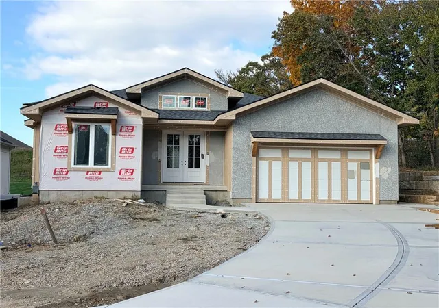 Photo 1 of Single family home for sale at 7235 Westgate St, Shawnee, KS 66216 | MLS# 2636583 | Listing updated on 2026-10-29