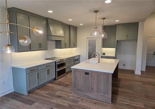 2nd image of 7235 Westgate St, Shawnee, KS 66216 | MLS# 2636583