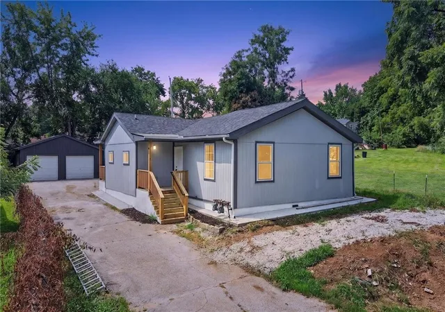 3rd image of 2225 Sandusky Ave, Kansas City, KS 66102 | MLS# 2636585