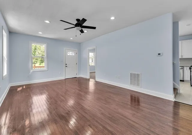 Photo 5 of Sale Pending at 825 S 19th Street, St Joseph, MO 64507 | MLS# 2636586 | Listing updated on 2026-08-30