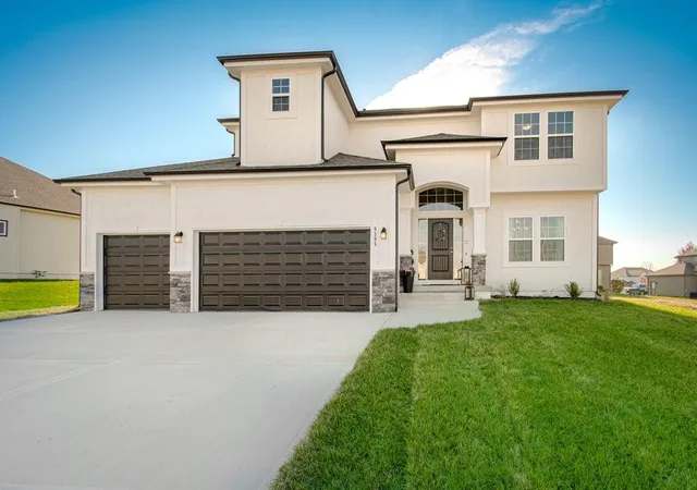 1st image of 1003 Poplar Ln, Liberty, MO 64068 | MLS# 2636588