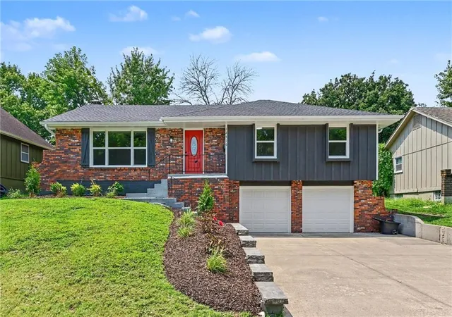 Photo 1 of Single family home for sale at 12516 Craig Ave, Grandview, MO 64030 | MLS# 2636590 | Listing updated on 2026-09-30