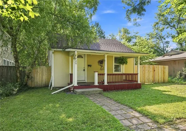 2nd image of 726 Alabama St, Lawrence, KS 66044 | MLS# 2636592