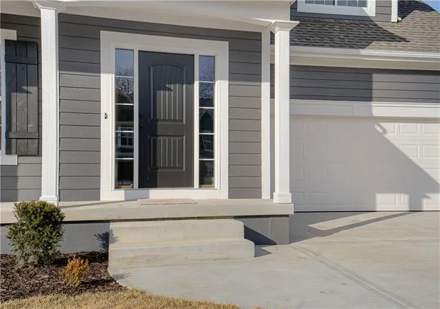 Photo 4 of Single family home for sale at 6118 NE 118th Street, Kansas City, MO 64156 | MLS# 2636593 | Listing updated on 2026-09-18