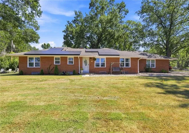Photo 1 of Sale Pending at 10921 Blue River Rd, Kansas City, MO 64131 | MLS# 2636601 | Listing updated on 2026-09-15