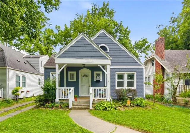 Photo 1 of Single family home for sale at 425 E 70th Street, Kansas City, MO 64131 | MLS# 2636608 | Listing updated on 2026-08-28