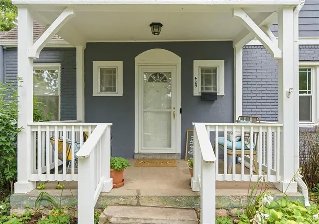 Photo 3 of Single family home for sale at 425 E 70th Street, Kansas City, MO 64131 | MLS# 2636608 | Listing updated on 2026-08-28
