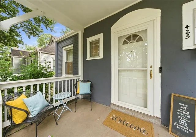 Photo 4 of Single family home for sale at 425 E 70th Street, Kansas City, MO 64131 | MLS# 2636608 | Listing updated on 2026-08-28