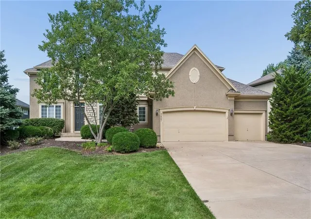1st image of 5427 W 164th Pl, Stilwell, KS 66085 | MLS# 2636614