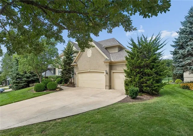 2nd image of 5427 W 164th Pl, Stilwell, KS 66085 | MLS# 2636614