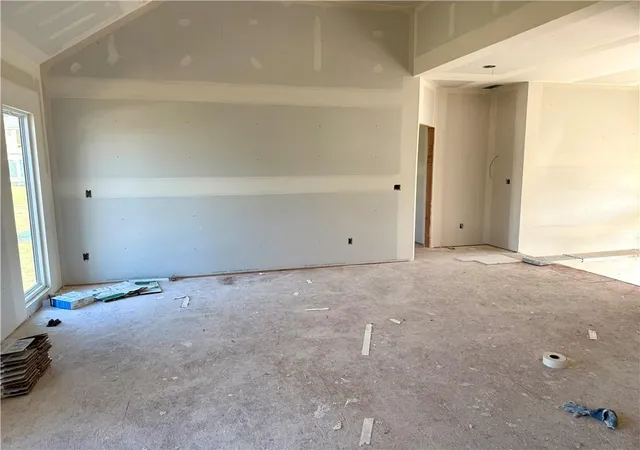 Photo 3 of Sale Pending at 1038 Fir Ln, Liberty, MO 64068 | MLS# 2636616 | Listing updated on 2026-09-23