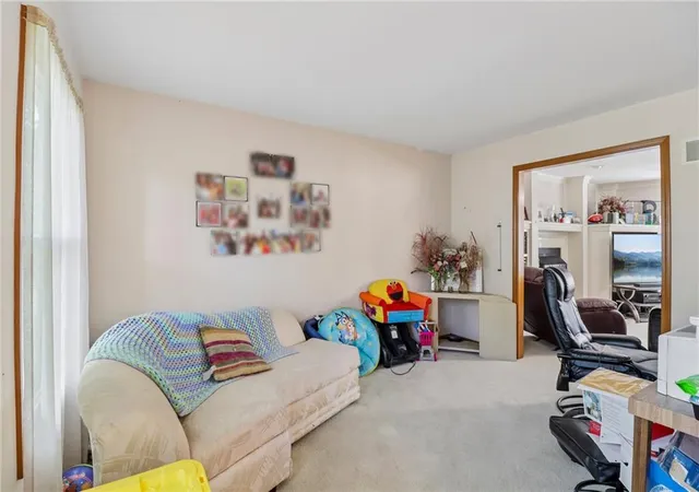 Photo 4 of Single family home for sale at 1800 NW Westbrooke Dr, Blue Springs, MO 64015 | MLS# 2636617 | Listing updated on 2026-09-25