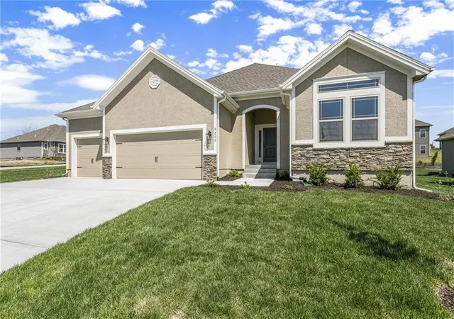 Photo 2 of Single family home for sale at 3315 Nw 93rd Street, Kansas City, MO 64154 | MLS# 2636620 | Listing updated on 2026-09-28