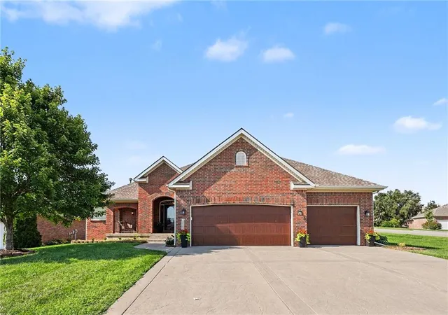 Photo 3 of Single family home for sale at 10900 Delavan Ct, Kansas City, KS 66109 | MLS# 2636627 | Listing updated on 2026-08-21