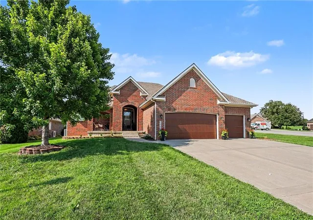 Photo 4 of Single family home for sale at 10900 Delavan Ct, Kansas City, KS 66109 | MLS# 2636627 | Listing updated on 2026-09-26