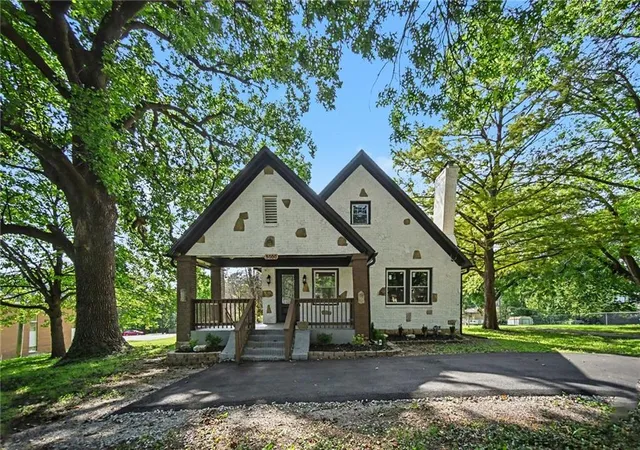 Photo 1 of Sale Pending at 5000 Blue Ridge Blvd, Kansas City, MO 64133 | MLS# 2636628 | Listing updated on 2026-08-20