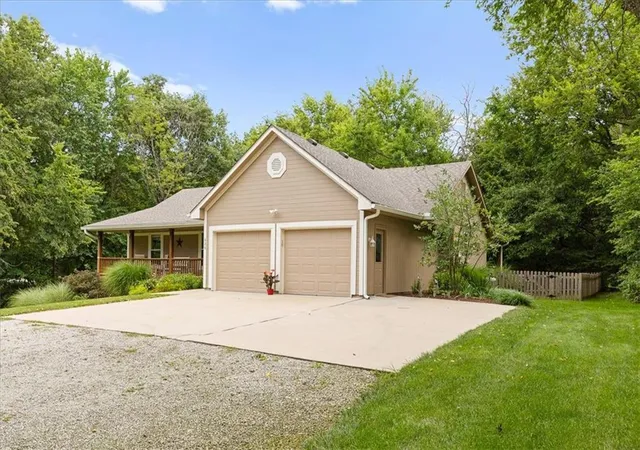 2nd image of 525 Nw 1891 Rd, Kingsville, MO 64061 | MLS# 2636632