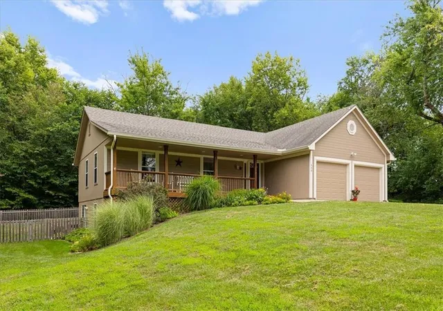 3rd image of 525 Nw 1891 Rd, Kingsville, MO 64061 | MLS# 2636632