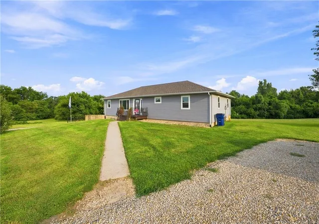 2nd image of 20193 Linwood Rd, Linwood, KS 66052 | MLS# 2636633