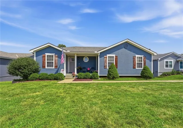 1st image of 1910 Chestnut Dr, Pleasant Hill, MO 64080 | MLS# 2636643