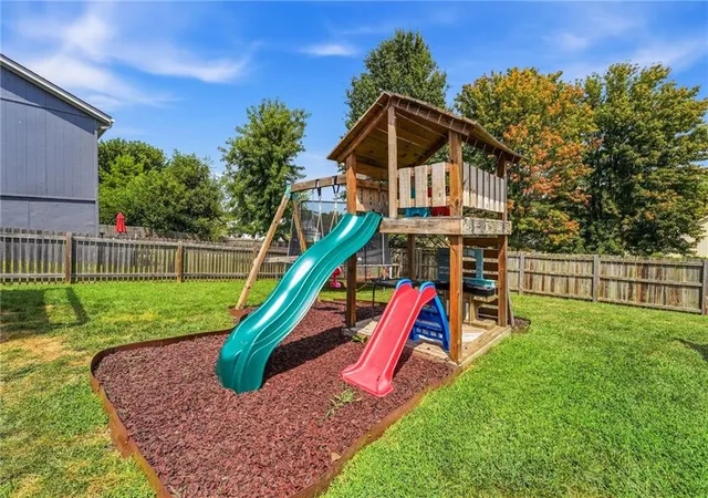 38th image of 1910 Chestnut Dr, Pleasant Hill, MO 64080 | MLS# 2636643