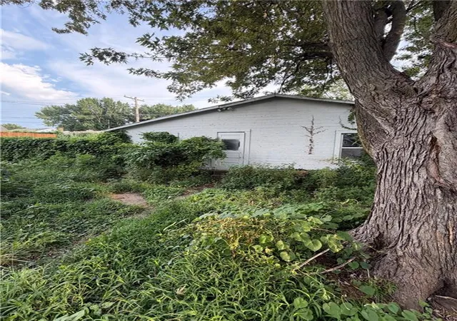 Photo 18 of Single family home for sale at 2806 Duncan St, Saint Joseph, MO 64507 | MLS# 2636652 | Listing updated on 2026-09-04