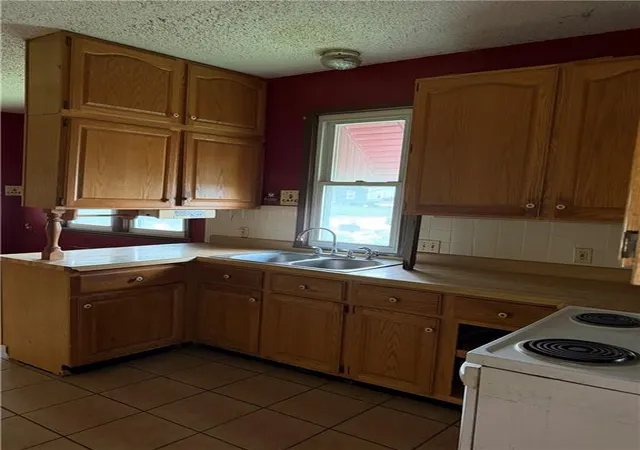 Photo 3 of Single family home for sale at 2806 Duncan St, Saint Joseph, MO 64507 | MLS# 2636652 | Listing updated on 2026-09-04