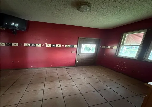 Photo 4 of Single family home for sale at 2806 Duncan St, Saint Joseph, MO 64507 | MLS# 2636652 | Listing updated on 2026-09-04